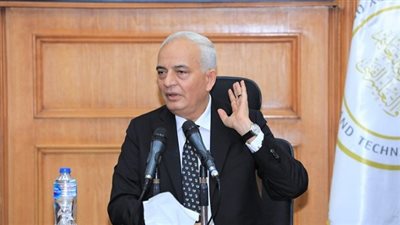 وزير التربية والتعليم يصدر قرارا عاجلا بشأن النصاب القانوني للمعلمين