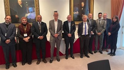 ايمن عاشور يستعرض تقريرًا لاستعراض جهود الوزارة للاستعداد لمؤتمر المناخ COP27