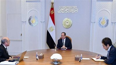 السيسي يوجه بإنهاء إشغال الطرق بالسيارات والمركبات المهملة في مختلف المدن والأحياء