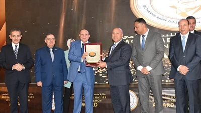 جوائز مسابقة محمد ربيع.. وزير النقل 