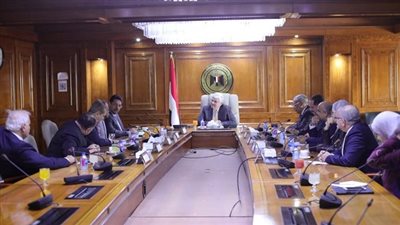 أيمن عاشور: ضرورة ربط الأبحاث العلمية بالصناعة وتوجيهها لخدمة المجتمع