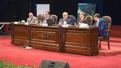 الخشت يوافق على لائحة جامعة القاهرة الأهلية متضمنة 18 برنامجا أكاديميا 