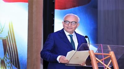 رضا حجازى يناقش مع مديرى المديريات التعليمية الاستعداد للترم الثانى