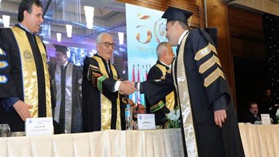 حجازى يشارك فى حفل تخرج طلاب الدراسات العليا بالأكاديمية العربية للعلوم 