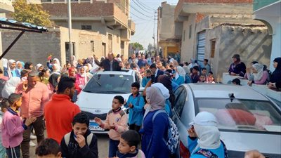 زفة بلدى لمدير مدرسة بعد بلوغه سن المعاش في كفر الشيخ