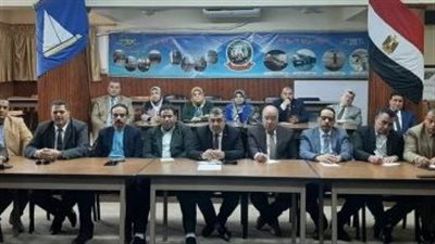 أخبار التعليم.. مدير تعليم دمياط يكرم الأم المثالية فى عيد الأم