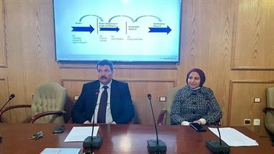 الإسراع في موافقات التجارب السريرية للأدوية.. ندوة بصيدلة عين شمس 