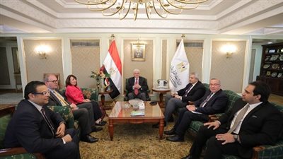 وزير التعليم العالي يلتقى وفد جامعة لينكولن البريطانية