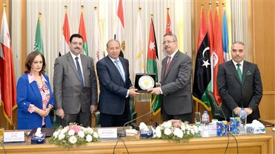 كلية الحقوق بجامعة المنصورة تناقش جرائم الاتجار بالبشر وتهريب المهاجرين 