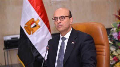 رئيس جامعة أسيوط يصدر قرارًا بتشكيل لجنة لدراسة لائحة الإسكان الإدارى الحالية والسابقة 