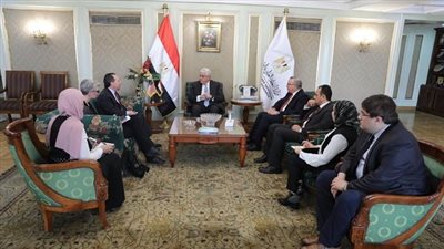 ايمن عاشور يؤكد مد جسور الشراكة بين الجامعات المصرية والأمريكية