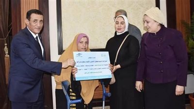 رئيس هيئة تعليم الكبار يشارك في مبادرة تمكين.