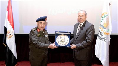 تخرج دارسي الدورة الخامسة دراسات استراتيجية وأمن قومي كلية الدفاع الوطني بأكاديمية ناصر بجامعة المنصورة