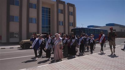 طلاب جامعة أسيوط يزورون مقر 