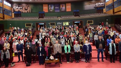 طلاب من أجل مصر بجامعة سوهاج تحتفل بيوم المرأة المصرية 