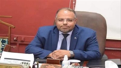 قرار وزارى بشأن تجديد تعيين الأمين المساعد لجامعة سوهاج لمدة عام