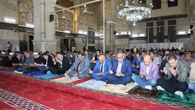 نائب رئيس جامعة الزقازيق يشهد احتفالية الأوقاف بليلة القدر من مسجد الفتح بالزقازيق