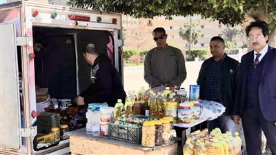 جامعة طنطا تستقبل أولى المنافذ المتنقلة لبيع السلع الغذائية باسعار مخفضة للطلاب والعاملين