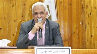 مدير تعليم القاهرة يترأس اجتماعا لمناقشة استعدادات امتحانات النقل والشهادة الإعدادية 