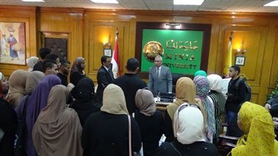 عصام فرحات يؤكد دعم جامعة المنيا الكبير لتشجيع أفكار الشباب