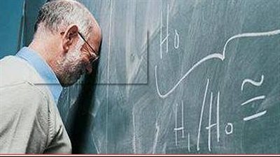 مأساة معلم: 33 سنة خدمة في التربية والتعليم ومرتبي ملاليم وتلميذي دبلوم صنايع ومرتبه 12 الف جنية.