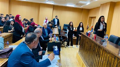 طلاب جامعة سفينكس يجرون محاكاة في يوم البحث العلمي الاول