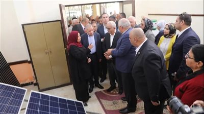 وزير التربية والتعليم يتفقد امتحانات الدبلومات بالمدرسة الثانوية الصناعية بالوادى الجديد