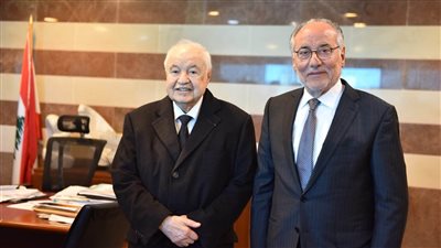 لبنان يكرم طلال أبو غزالة ويطلق أسمه علي مدرسة الغازية الرسمية