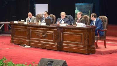 الخشت: سرعة إعلان النتائج وخاصة السنوات النهائية واستخراج الشهادات للطلاب 