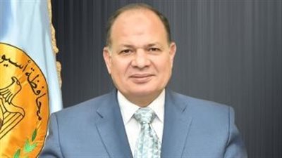 محافظ أسيوط: الموافقة على 229 طلب انتداب وإعارة للعاملين بالتربية والتعليم