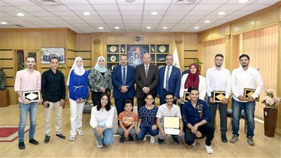 رئيس جامعة المنصورة يكرم الفريق البحثى المكتشف لحفرية الحوت 