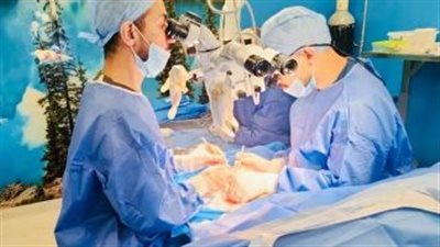 فريق جراحي في مستشفى بنها الجامعي يعيد توصيل إصبع مبتور بيد مريض