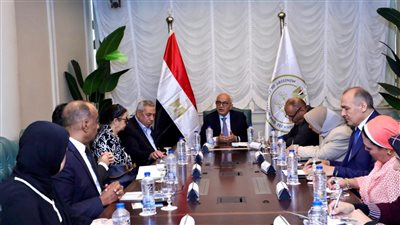 وزير التربية والتعليم يبحث آليات تنفيذ إنشاء 