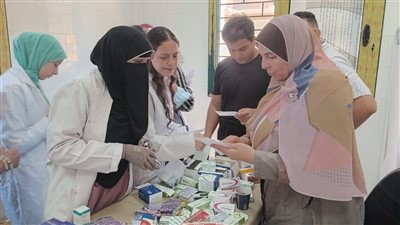 530 مواطنًا يستفيدون من خدمات قافلة جامعة المنيا الطبية التنموية 