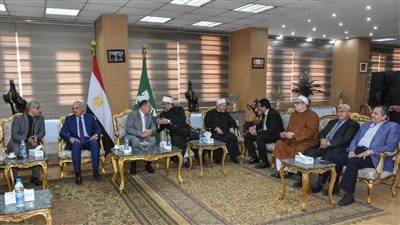 رئيس جامعة الزقازيق يهنىء محافظ الشرقية بمناسبة العيد القومى للمحافظة 