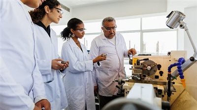 هندسة الإلكترونيات والفضاء والطيران.. برامج جامعة وسط لانكشير بالعاصمة الإدارية الجديدة