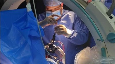 وزير التعليم العالى يشيد بالإنجاز الذى حققه الفريق الطبي بمستشفيات طنطا الجامعية في جراحة المخ