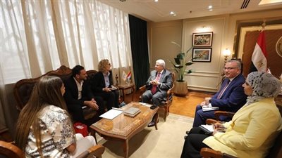 ايمن عاشور يستقبل نائب رئيس جامعة إسكس البريطانية لبحث سُبل التعاون المُشترك