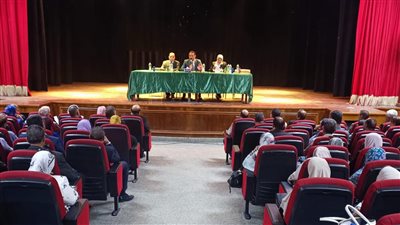 تعليم الجيزة: متابعة غياب المعلمين والالتزام بالتواجد فى الطابور المدرسى.. واتخاذ الإجراءات القانونية ضد المخالفين