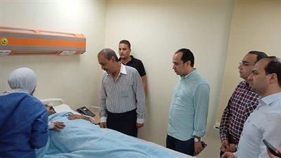 محافظ الإسماعيلية يطمئن على حالة المصابين بحريق مديرية الامن 