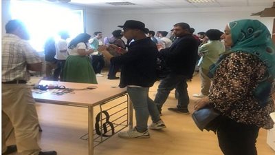 أوائل طلاب الثانوية العامة زاروا اكبر محطة قطارات العاصمة.. وبوابة برلين التاريخية