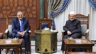  شيخ الأزهر يستقبل الدكتور عبد الرازق دسوقي رئيس جامعة كفر الشيخ