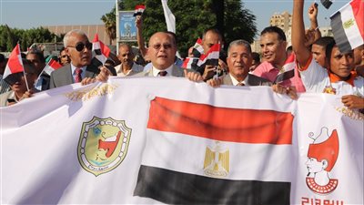 بالصور...أضخم مسيرة لتأييد موقف مصر والرئيس السيسي من القضية الفلسطينية والتضامن مع شعبها بجامعة سوهاج 