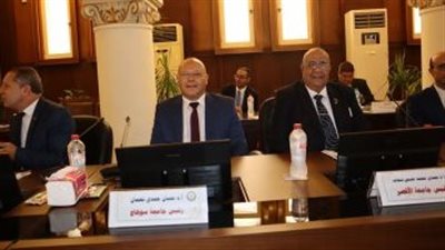رئيس جامعة سوهاج يشارك فى الاجتماع الدورى للمجلس الأعلى للجامعات بالإسكندرية