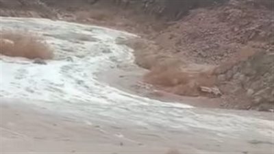 سيول بالمنطقة التاسعة بطريق سفاجا / قنا وغلق اتجاه مرورى