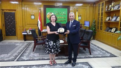 ندو تعريفية في جامعة المنيا بالتعاون مع السفارة الأمريكية بالقاهرة حول التبادل الثقافي والمنح الدراسية