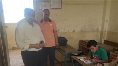 مدير تعليم مطروح يوجه بتكثيف برامج القراءة والكتابة للتلاميذ