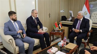 ايمن عاشور يستقبل سفير بيلاروسيا بالقاهرة لبحث سبل تعزيز التعاون التعليمي والعلمي