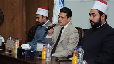 رئيس جامعة كفر الشيخ يستقبل وفد مركز الأزهر العالمى للفتوى الإلكترونية 