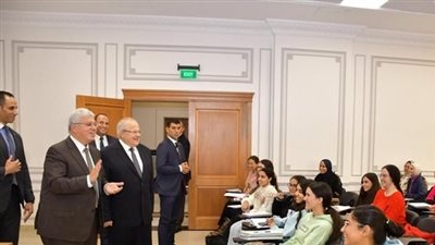 ايمن عاشور: جامعة القاهرة الدولية تمتلك إمكانيات تضاهي أعرق الجامعات العالمية